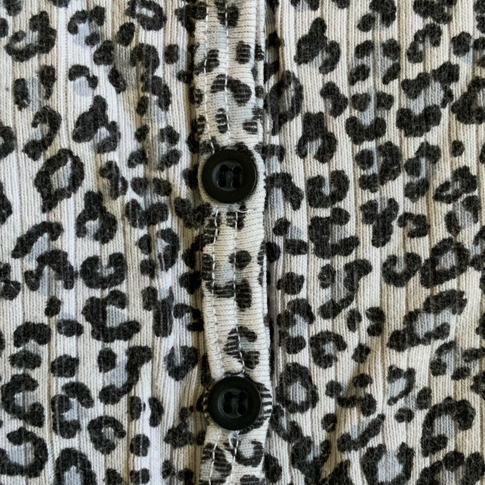 Leopard Top - Picture 7 of 7